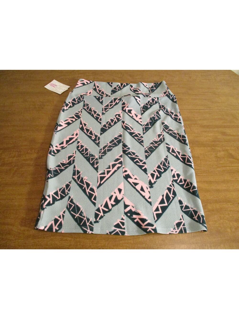 LULAROE CASSIE PULL ON SKIRT MULTI COLOR PINK BLUE GRAY SIZE MEDIUM